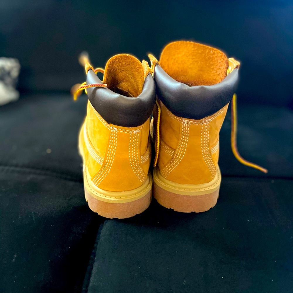 Boy boots